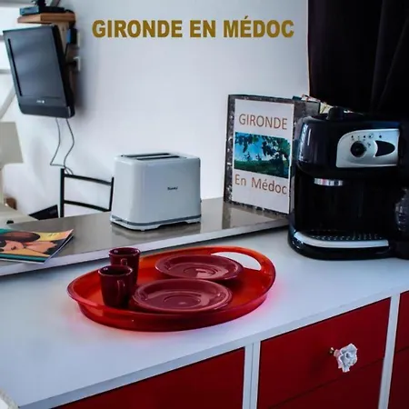 Apartment Bureau Lesparre-medoc, Les Pins *